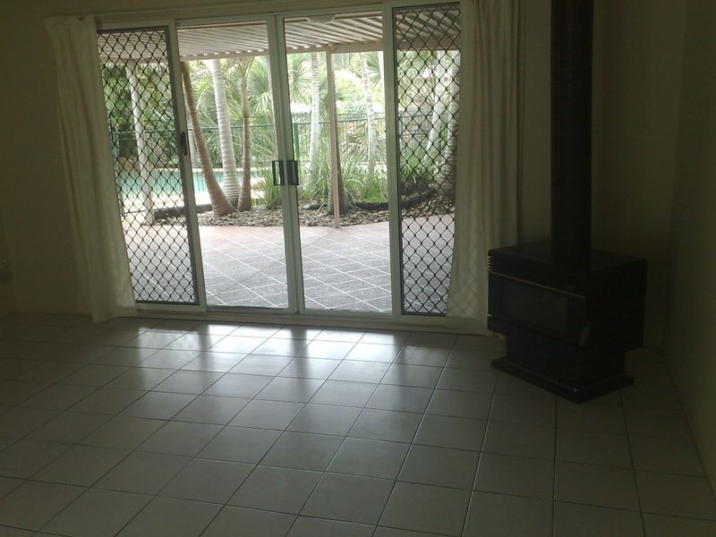 25 Derwent Avenue, Helensvale QLD 4212