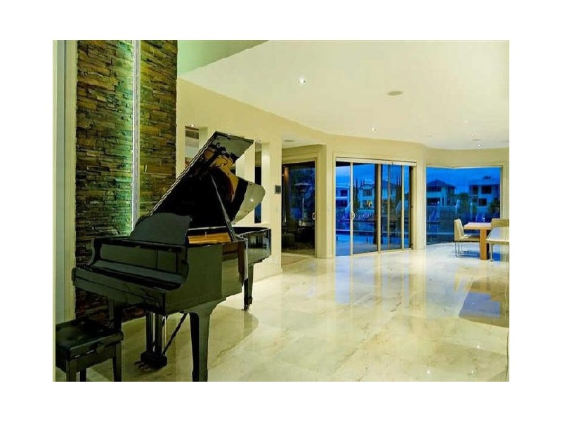 8034 Key Waters, Hope Island QLD 4212