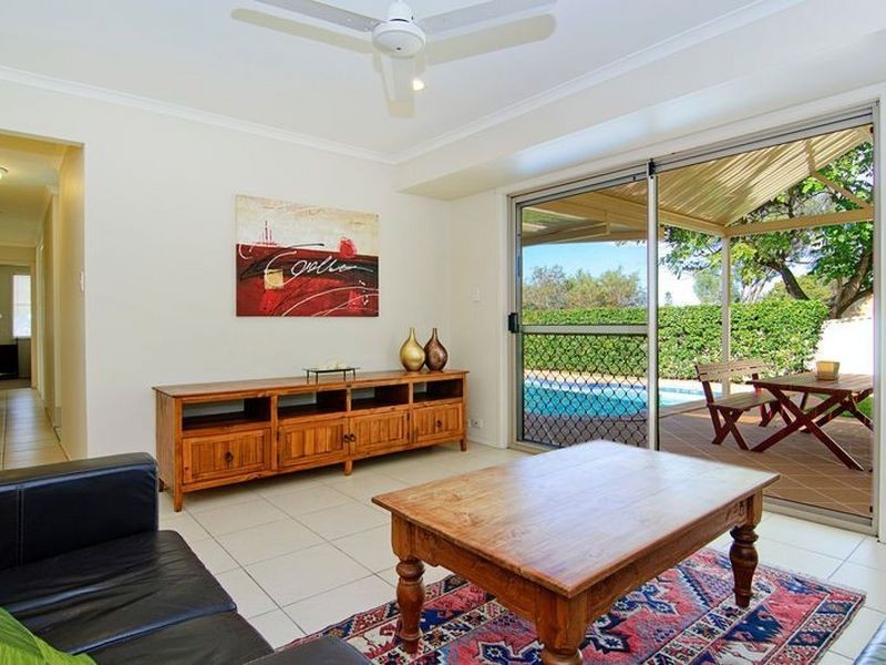 18 Adaminaby Drive, Helensvale QLD 4212