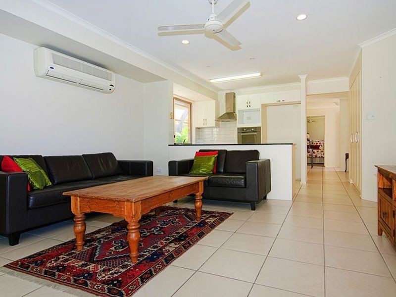 18 Adaminaby Drive, Helensvale QLD 4212