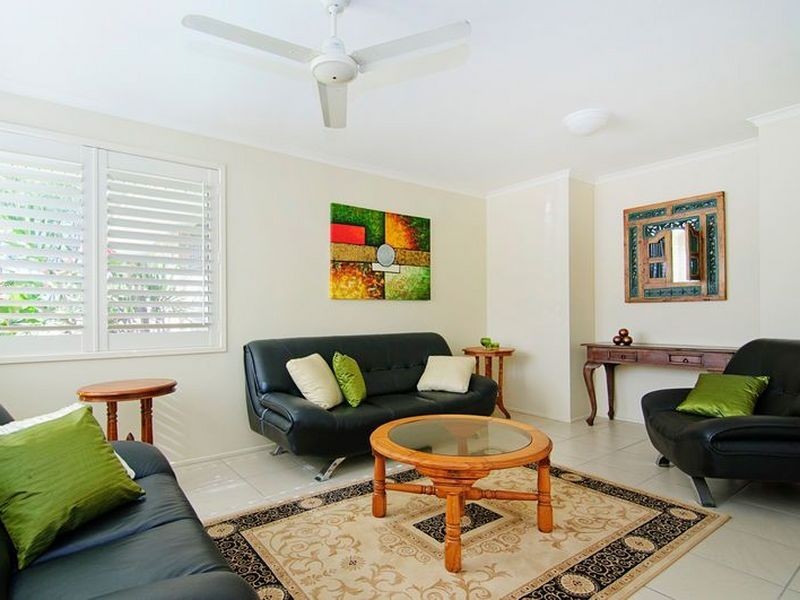 18 Adaminaby Drive, Helensvale QLD 4212