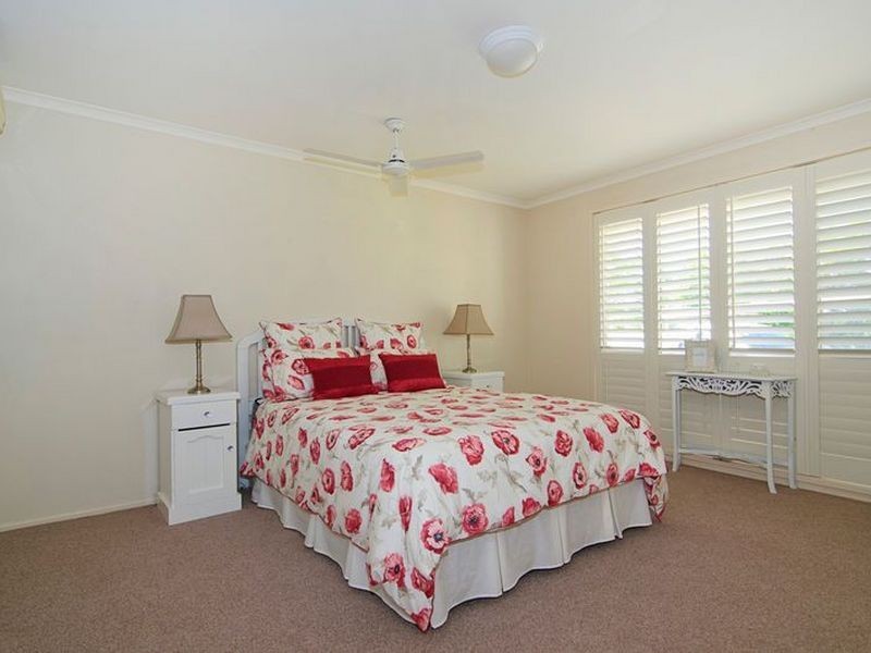 18 Adaminaby Drive, Helensvale QLD 4212