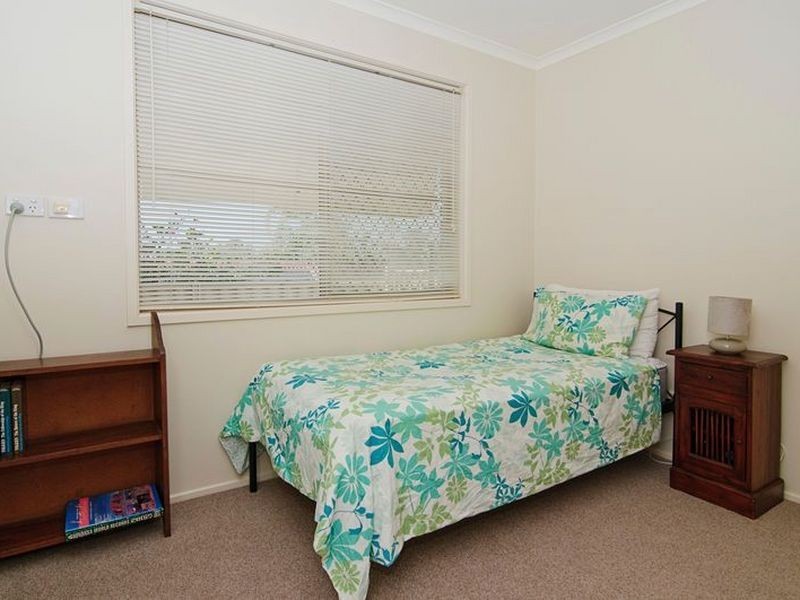 18 Adaminaby Drive, Helensvale QLD 4212