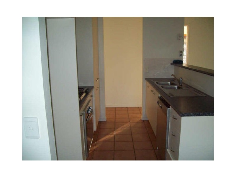 8 Carner Court, Helensvale QLD 4212