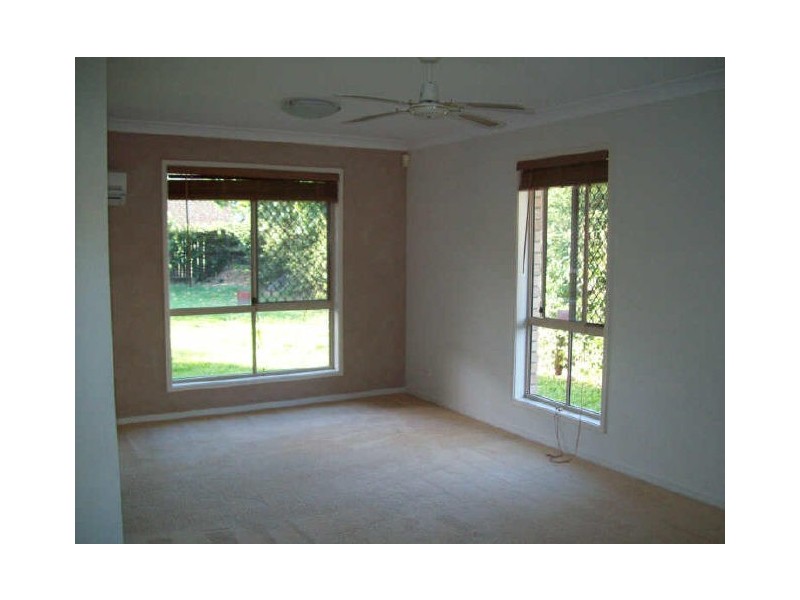 8 Carner Court, Helensvale QLD 4212