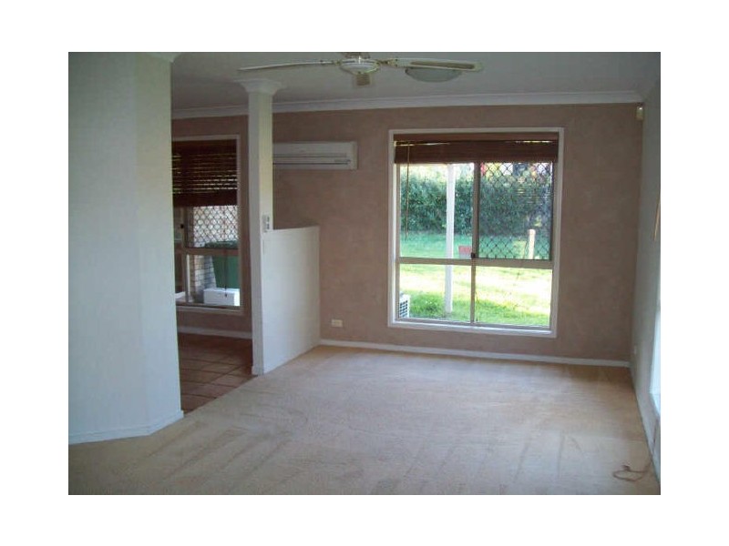 8 Carner Court, Helensvale QLD 4212