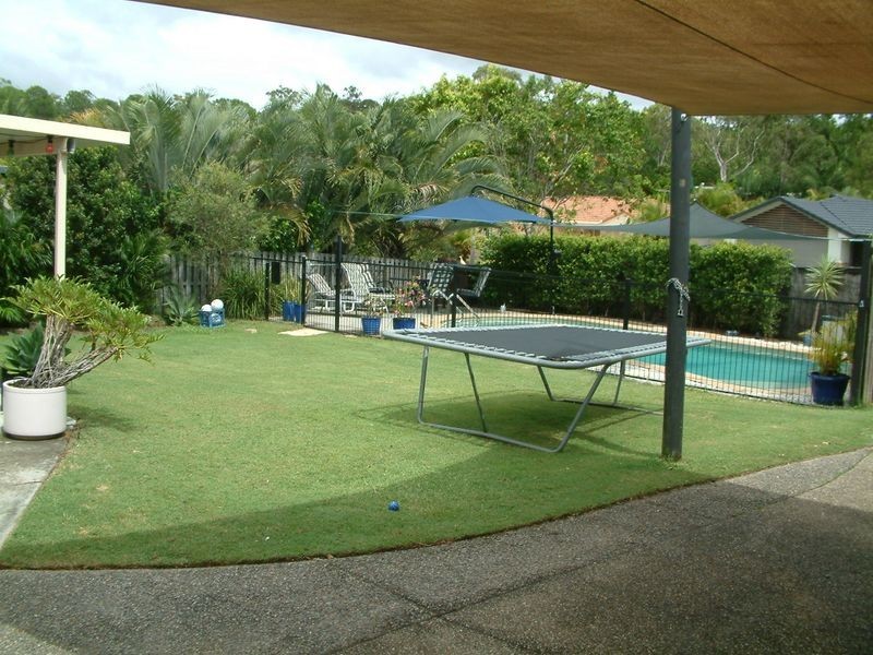 13 Enderbury Crescent, Pacific Pines QLD 4211