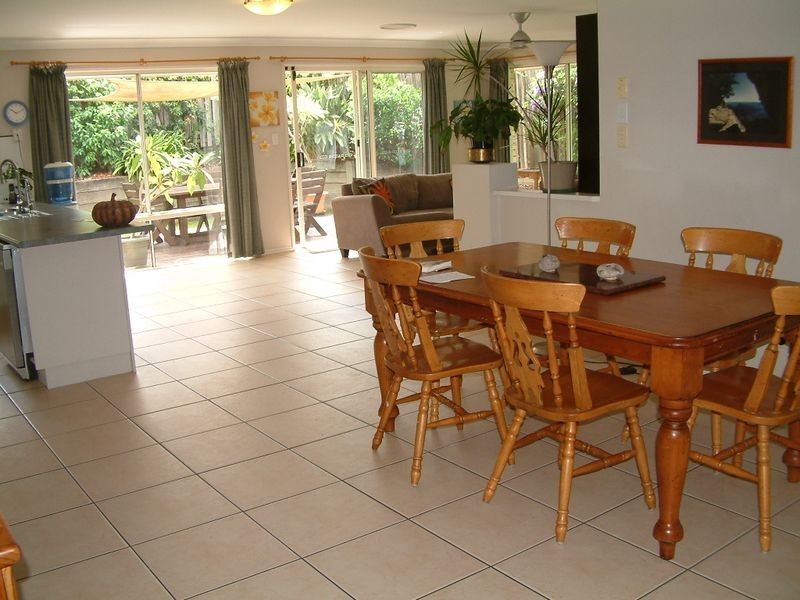 13 Enderbury Crescent, Pacific Pines QLD 4211