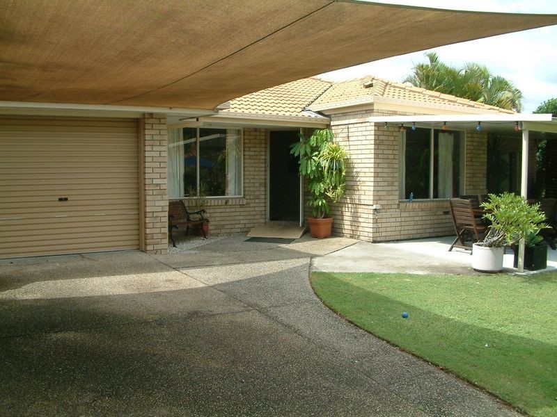 13 Enderbury Crescent, Pacific Pines QLD 4211