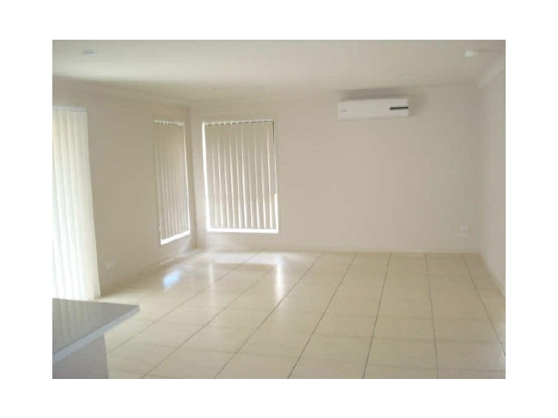 2/2 Murray Court, Upper Coomera QLD 4209