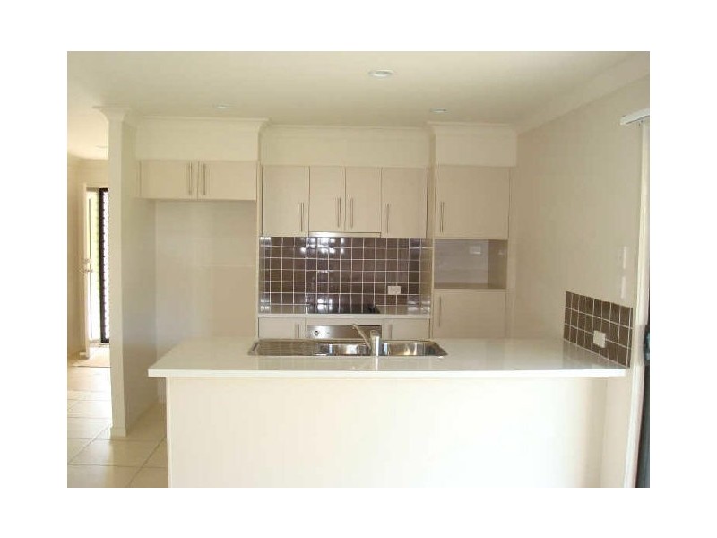 2/2 Murray Court, Upper Coomera QLD 4209