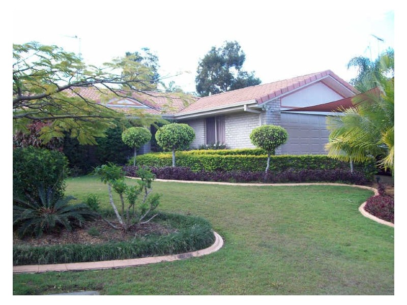 5 Polynesia Drive, Pacific Pines QLD 4211