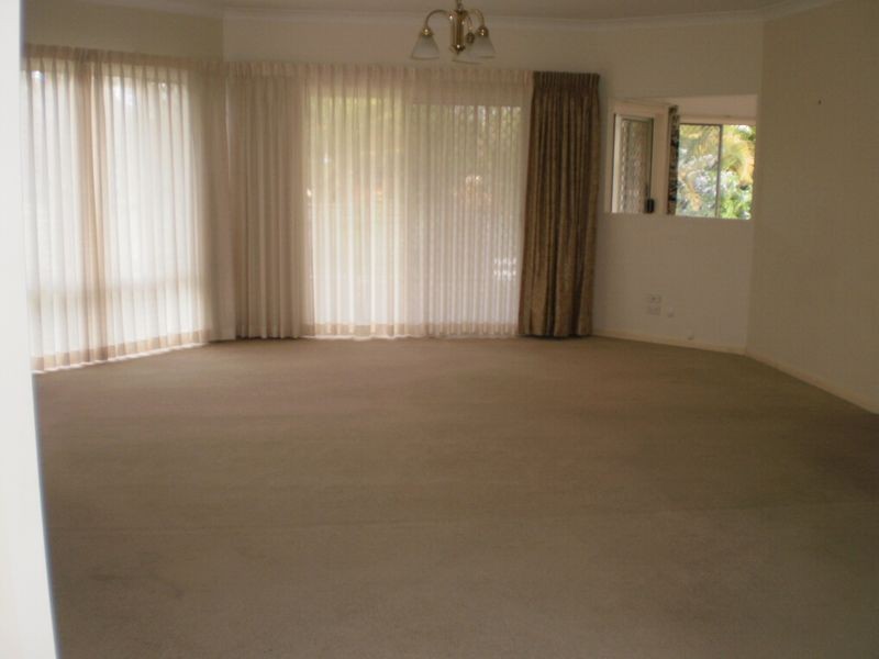 8 Urangan Court, Helensvale QLD 4212