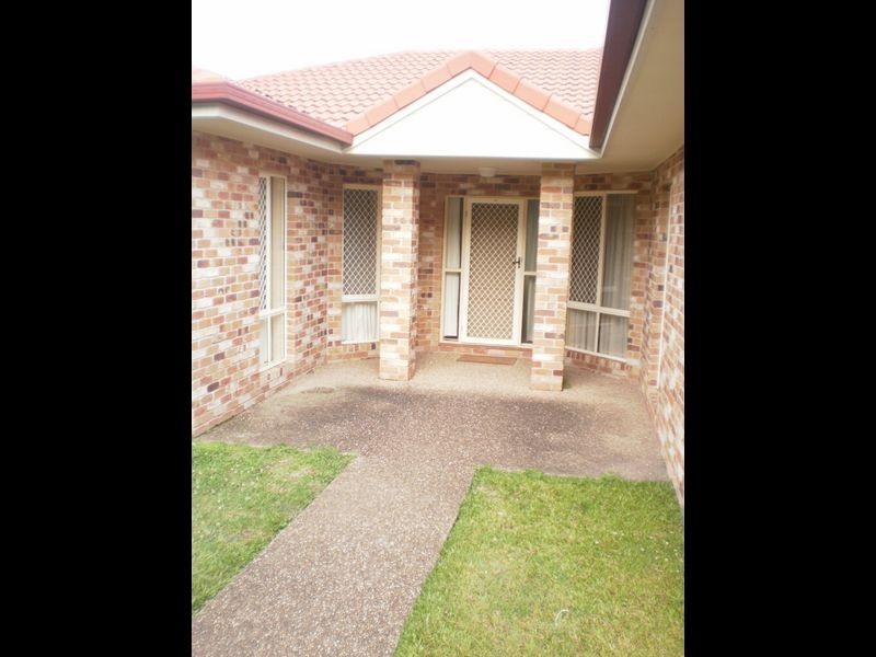 8 Urangan Court, Helensvale QLD 4212