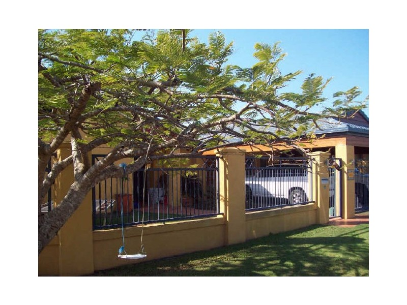 13 Beardsley Court, Paradise Point QLD 4216