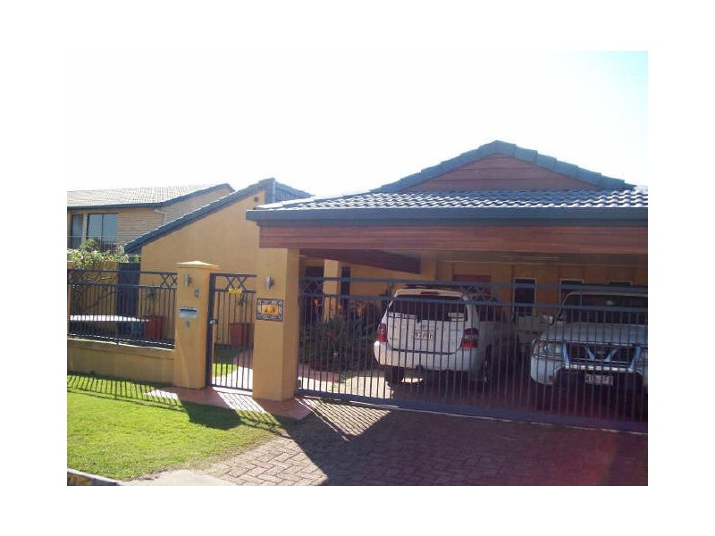 13 Beardsley Court, Paradise Point QLD 4216