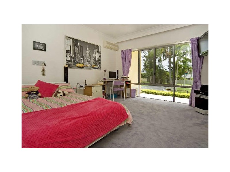 15 Condamine Cr, River Downs, Helensvale QLD 4212