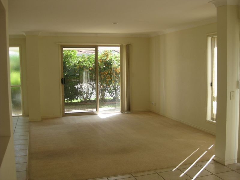 75 Marble Arch Place, Arundel QLD 4214