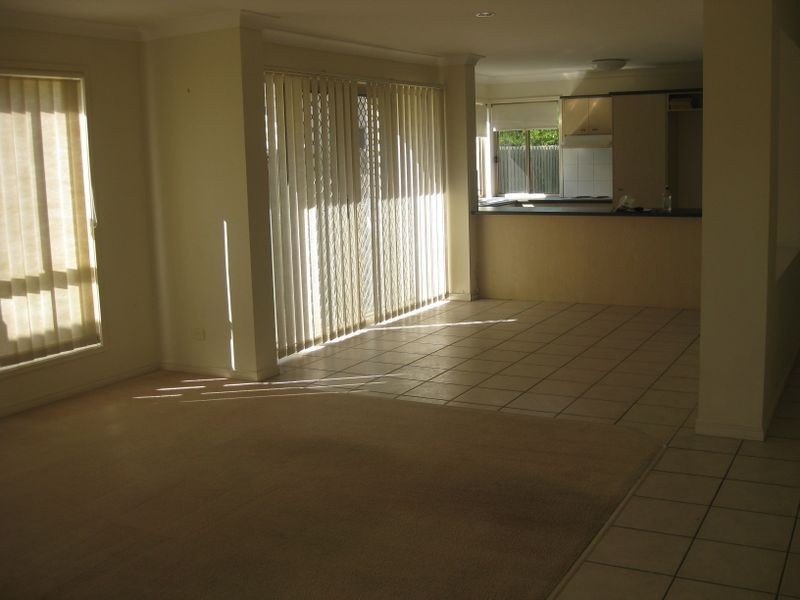 75 Marble Arch Place, Arundel QLD 4214