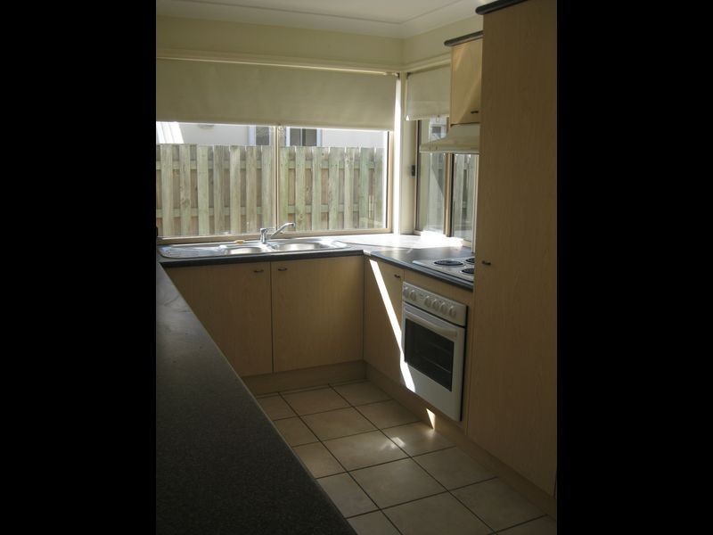 75 Marble Arch Place, Arundel QLD 4214