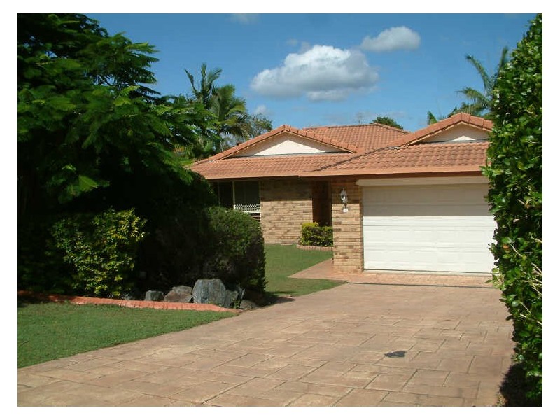 8 Balranald Court, Helensvale QLD 4212