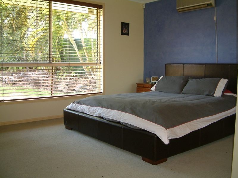 8 Balranald Court, Helensvale QLD 4212