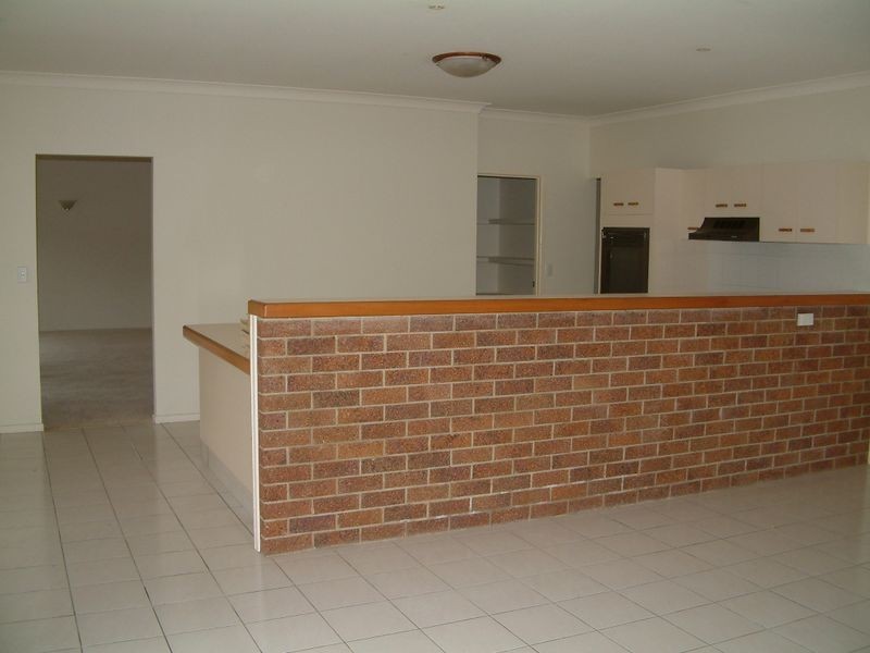 98 Mildura Drive, Helensvale QLD 4212