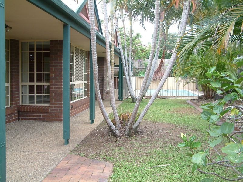 98 Mildura Drive, Helensvale QLD 4212