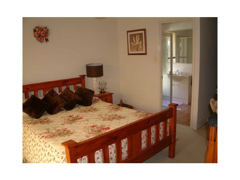 26 Cootharaba Dr, Helensvale QLD 4212