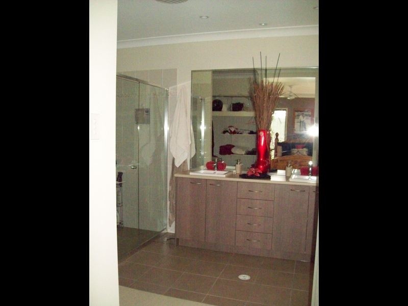 52 Treeline Cct, Upper Coomera QLD 4209