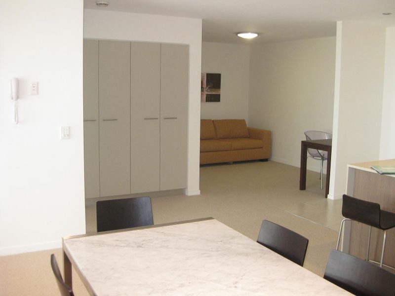 2110/24 Activa Way, Hope Island QLD 4212