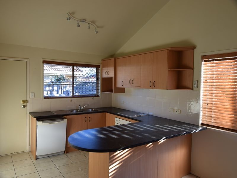 4/129 Sunshine Boulevard, Mermaid Waters QLD 4218