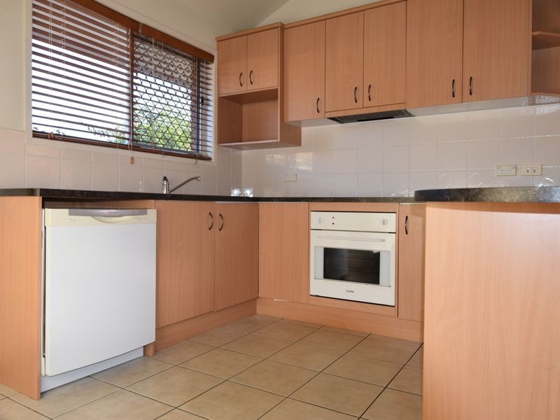 4/129 Sunshine Boulevard, Mermaid Waters QLD 4218