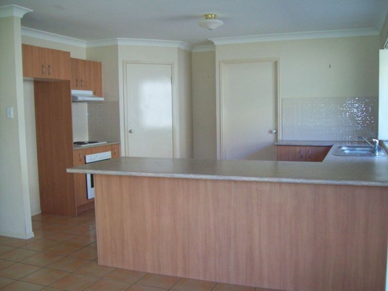 25 Maui Crescent, Pacific Pines QLD 4211