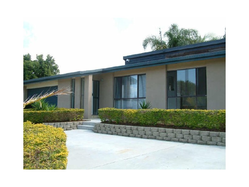 182 Discovery Dr, Helensvale QLD 4212