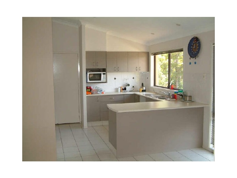 182 Discovery Dr, Helensvale QLD 4212