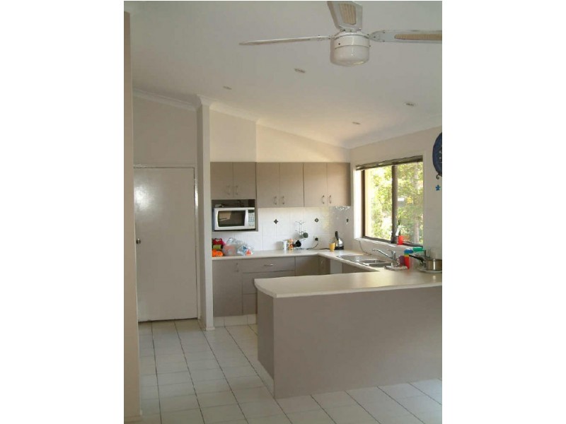 182 Discovery Dr, Helensvale QLD 4212