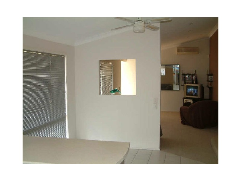 182 Discovery Dr, Helensvale QLD 4212
