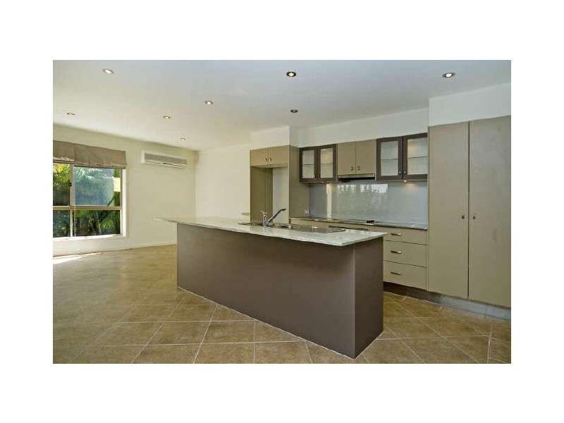 1/23 Ray St, Runaway Bay QLD 4216
