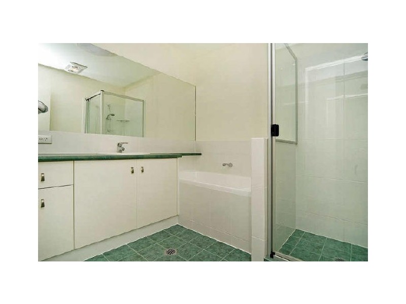 1/23 Ray St, Runaway Bay QLD 4216