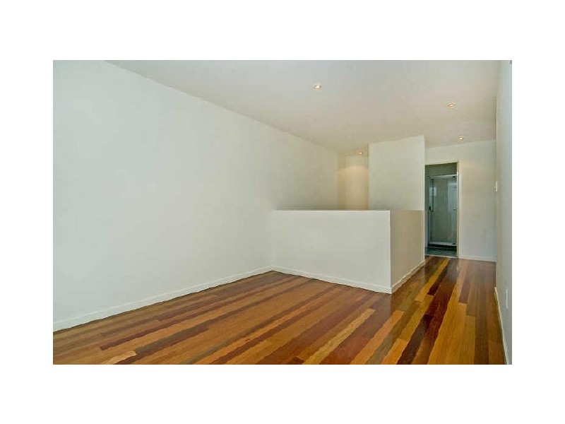 1/23 Ray St, Runaway Bay QLD 4216