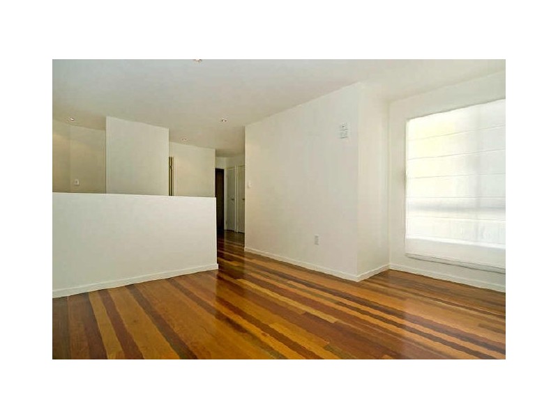 1/23 Ray St, Runaway Bay QLD 4216