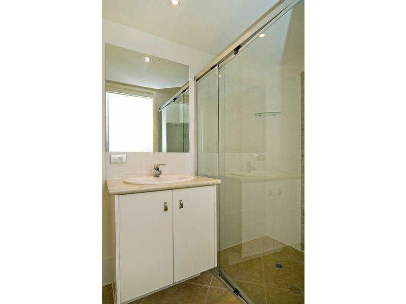 1/23 Ray St, Runaway Bay QLD 4216