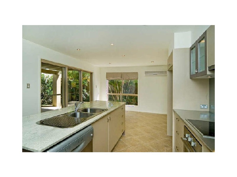 1/23 Ray St, Runaway Bay QLD 4216