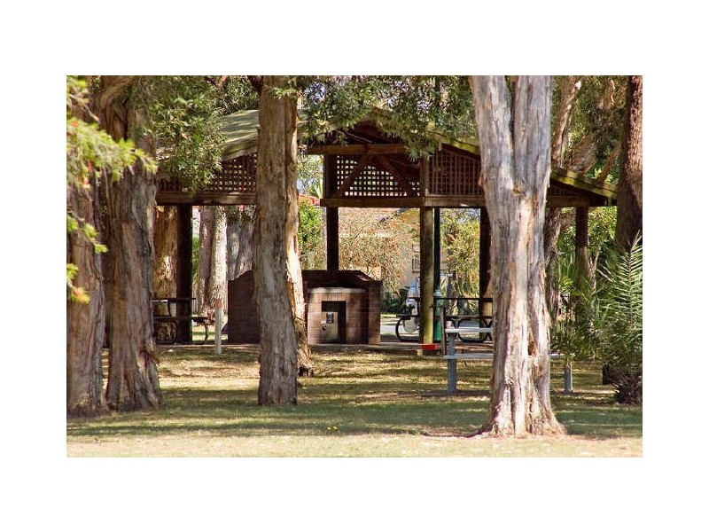 1/23 Ray St, Runaway Bay QLD 4216