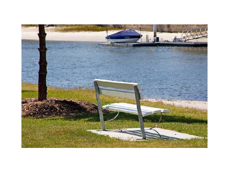 1/23 Ray St, Runaway Bay QLD 4216