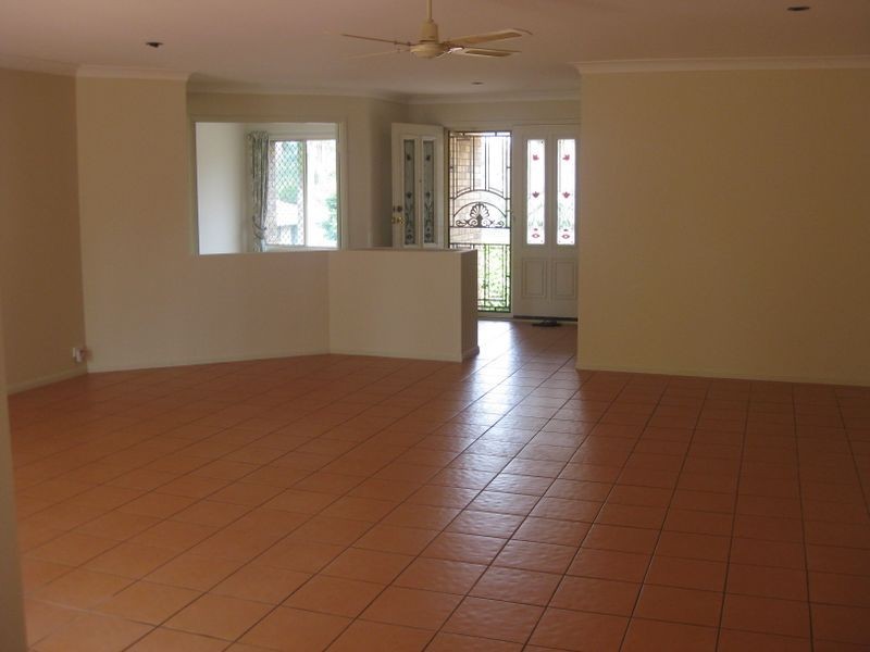 20 Edgeworth Place, Helensvale QLD 4212