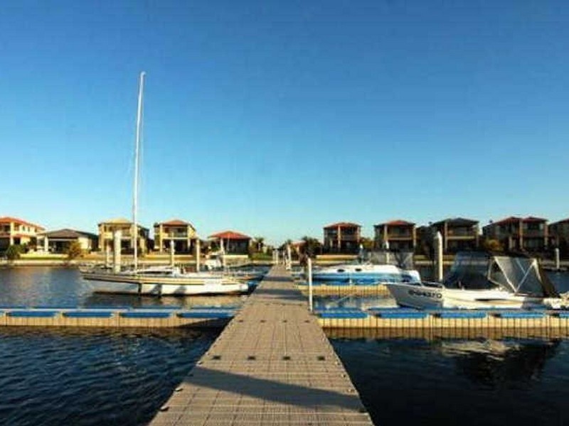 551 Oyster Cove Prm, Oyster Cove, Helensvale QLD 4212