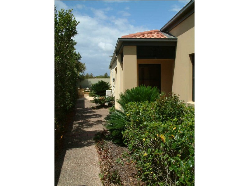 551 Oyster Cove Prm, Oyster Cove, Helensvale QLD 4212