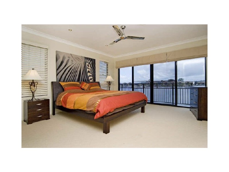 24 Sabrina Av, Oyster Cove, Helensvale QLD 4212